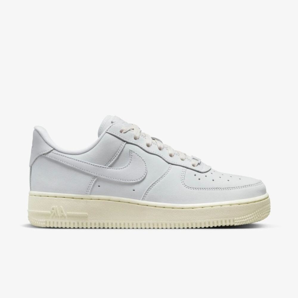 Nike Boys Nike White Air Force 1 Sneakers 314192-117 Youth Sz 5Y